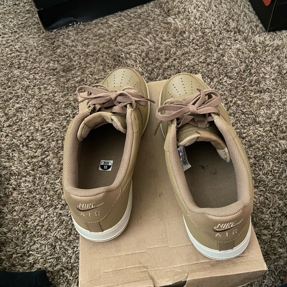 Kicks - Picture 5 of 5